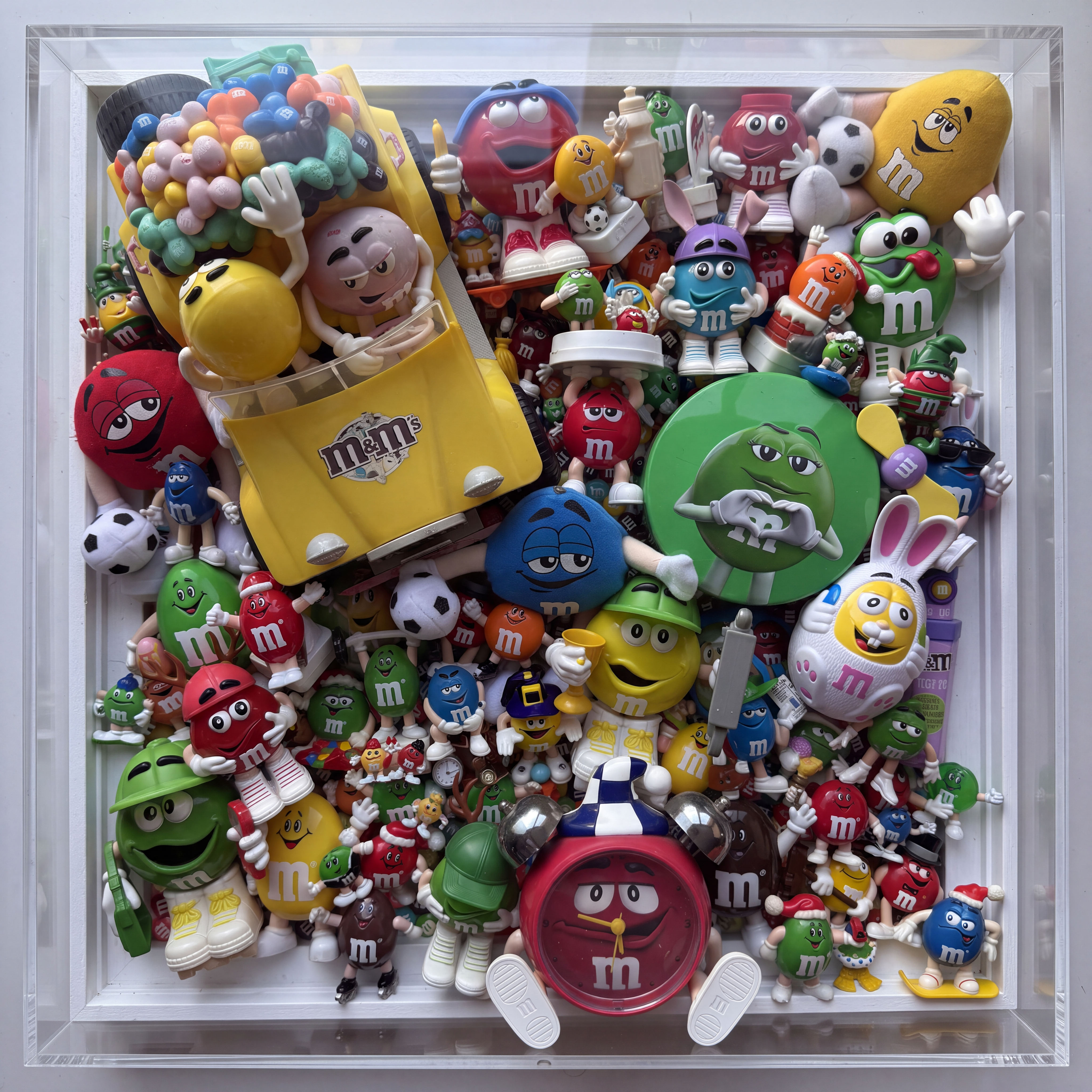 M&M kunst met speelgoed